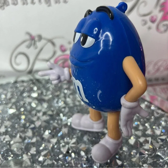 M&m storage  container blue candy toy back opens blue candy chocolate π« classic - Picture 4 of 5